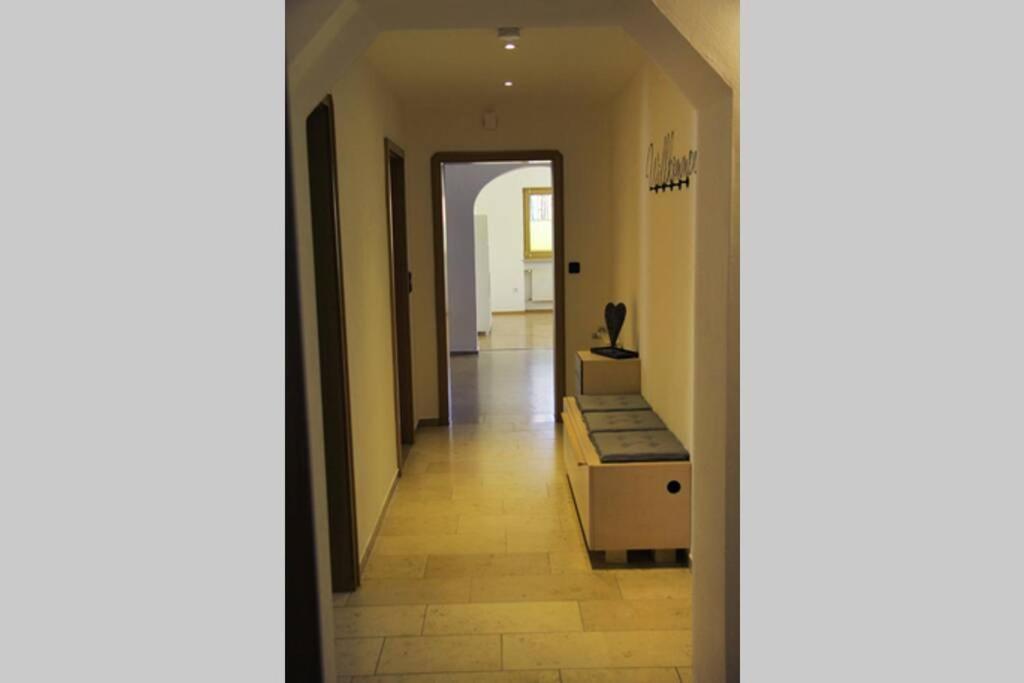 Schoene Helle Ferienwohnung In Waldnaehe ベルヒング エクステリア 写真