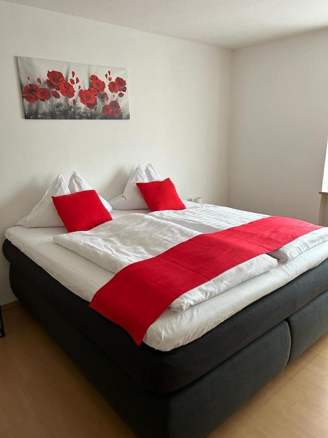 Schoene Helle Ferienwohnung In Waldnaehe ベルヒング エクステリア 写真