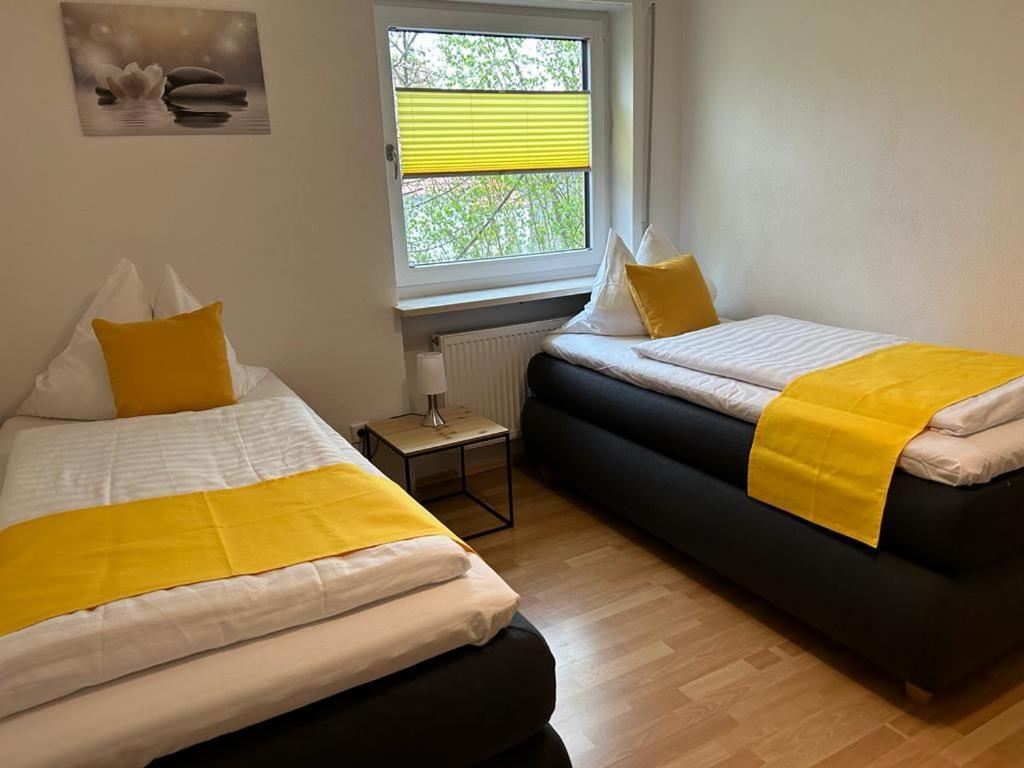 Schoene Helle Ferienwohnung In Waldnaehe ベルヒング エクステリア 写真