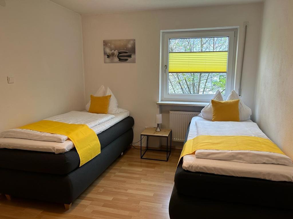 Schoene Helle Ferienwohnung In Waldnaehe ベルヒング エクステリア 写真